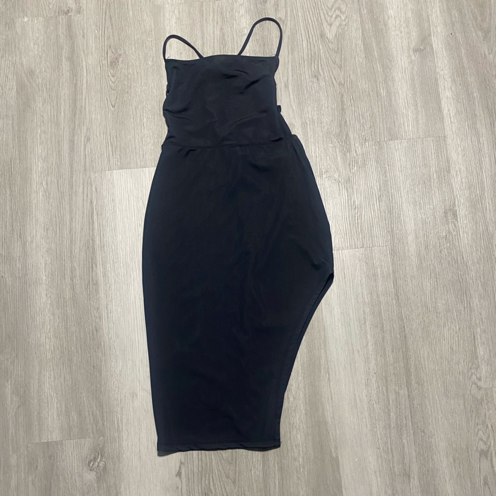 Shoe Dazzle Black Midi Dress